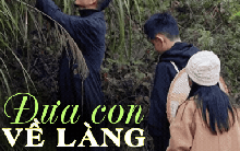 Từ bỏ 20 năm lập nghiệp ở phố lớn, người đàn ông đưa 2 con về làng cổ 800 năm tuổi “sống hoang dã”