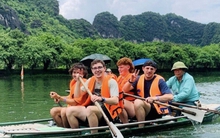 Miễn thị thực cho công dân 12 nước đến Việt Nam du lịch