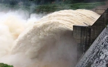 Mở gấp cửa xả đáy thuỷ điện Sơn La