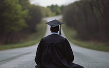 Tốn tiền tỷ học công nghệ để rồi không xin nổi làm nhân viên nhà hàng: Hiện thực tàn khốc của vô số sinh viên Gen Z mới tốt nghiệp