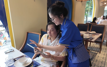 Khoa Pug đã quá giàu trước tuổi 30 nhưng chỉ 1 hành xử nhỏ với người phục vụ bàn liền lộ ra tất cả