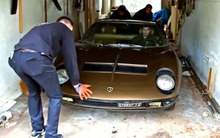 Mua một chiếc xe 'second-hand' giá 250 triệu, cất kỹ trong nhà 40 năm không ra đường 1 bước - người đàn ông giờ phát tài khi 'báu vật' này được trả giá 25 tỷ đồng