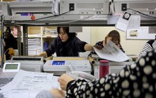 Là cường quốc công nghệ nhưng Nhật Bản vẫn nặng tình với những 'đồ cổ' vốn đã tuyệt chủng tại nhiều nước phát triển, thử thay đổi nhưng lại hoá 'chữa lợn lành thành lợn què'