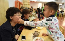 Những bậc cha mẹ sống sung sướng khi về già, phần lớn là do đã dạy con 3 điều này từ sớm