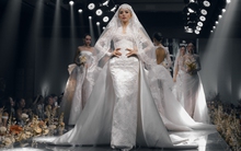 NTK yêu thích của nhiều sao hạng A trình làng BST váy cưới mới: Hoa hậu Kỳ Duyên đảm nhiệm vị trí quan trọng