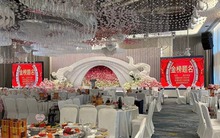 Con đỗ ĐH, cha mẹ bày 30 mâm cỗ nhưng chỉ thu về 8 triệu tiền mừng: Lên mạng than vãn còn bị mắng "đáng đời"