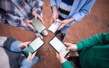 Nghiên cứu mới cảnh báo trẻ dưới 13 tuổi không nên dùng điện thoại thông minh