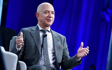 Vì sao tỷ phú Jeff Bezos và Bill Gates đều kiên nhẫn rửa bát mỗi tối?