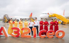 2 máy bay mới của Sun PhuQuoc Airways nối đuôi nhau hạ cánh xuống Nội Bài