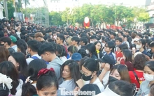 Cảnh tượng chưa từng có ở Nhà hát Lớn Hà Nội lúc 3h sáng