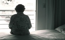 Về già, muốn an vui bên con cháu, có 3 KHÔNG cần khắc cốt ghi tâm