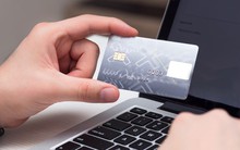 Sắp đi du lịch nước ngoài, nên mở thẻ tín dụng tại ngân hàng nào?