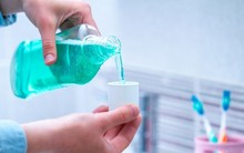 Đình chỉ lưu hành, thu hồi toàn quốc lô nước súc miệng cho trẻ em vì chứa chất "ngoài công bố"