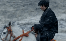 Chàng trai chăn bò bỗng nổi tiếng toàn quốc, vào showbiz đóng phim vì quá đẹp trai giờ ra sao?