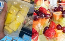 Một hộp hoa quả cắt sẵn có bao nhiêu rủi ro vệ sinh? Nếu bạn vẫn muốn ăn thì hãy ghi nhớ 4 điều khi mua