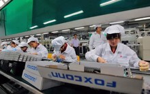 Foxconn tức tốc tuyển công nhân lắp iPhone 17: Trả 100 nghìn đồng/giờ, thưởng thêm gần 30 triệu nếu làm đủ 3 tháng