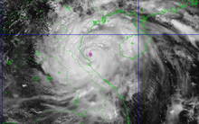Bão số 5 bất ngờ di chuyển chậm lại, thời gian quần thảo trên đất liền kéo dài