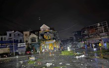 Lốc xoáy kinh hoàng ở Ninh Bình: Chỉ trong 2 phút hàng trăm nhà dân bị hư hại, cả con phố tan hoang