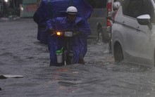 Tâm lý học lý giải: Tại sao trời mưa bão lại khiến chúng ta LƯỜI làm việc?