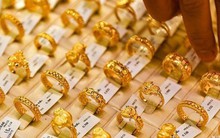 Giá vàng nhẫn vừa lập đỉnh gần 130 triệu đồng/lượng: Nữ nhân viên văn phòng mua vàng từ lúc 65 triệu, nay sở hữu gần 200 chỉ