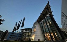 Tập đoàn chi hàng tỷ USD vào Thaco, Vinamilk, REE báo lãi ròng nửa đầu năm 2025 giảm 23%: Thị trường Việt Nam tỏa sáng, lãi từ REE tăng gần 50%