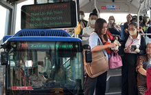 Người dân TP.HCM hào hứng đi thử xe buýt điện mới toanh, tiết lộ điều bất ngờ ngay từ ngày đầu tiên vận hành