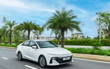 Nhiều mẫu xe ăn khách tiếp tục được giảm giá để kích cầu