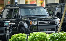 Lô Toyota Prado ‘lạ’ xuất hiện tại Việt Nam: Thiết kế khác biệt, động cơ hybrid mạnh hơn hẳn xe chính hãng