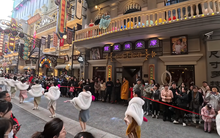 Khách Việt bất ngờ với cảnh tượng khi du lịch Trung Quốc, nhận xét: "Tôi nghĩ chỉ có trên phim"