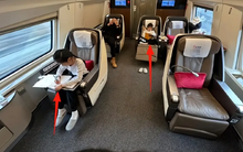 Bức ảnh đứa trẻ ngồi học này có gì đặc biệt mà xem xong nhiều người phải thốt lên: Xa xỉ quá!