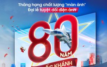 View diễu binh choáng ngợp, rợp bóng cờ hoa trên Samsung AI TV màn hình cực đại