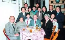 Không ai giàu 3 họ nhưng gia tộc này đã thịnh vượng tới 15 đời, sở hữu hàng nghìn BĐS: Luôn dạy con bí quyết “Tiền bạc là thứ giúp ích ít nhất”