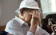 Con trai xin 300 triệu đồng để mua nhà, cụ ông từ chối thẳng thừng: Ngay trong đêm, sững sờ với tin nhắn từ con dâu mà cả đời khó quên