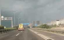 Tài xế lái xe lạng lách trên cao tốc TPHCM-Long Thành khai 'đánh võng cho khuây khoả'