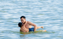 Cảnh tượng lạ trong những chiều Hà Nội 40 độ C