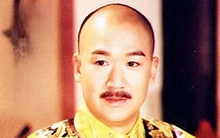 “Càn Long” mất hết danh tiếng vì nhận quảng cáo “lố”, còng lưng gánh “nghịch tử” là tội phạm