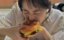 5 thói quen "PHÁ THẬN" nhanh không kém gì nhịn tiểu hay lười uống nước, 2 cái đầu tiên hiếm ai ngờ đến