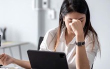4 thói quen âm thầm hủy hoại não bộ: Điều thứ nhất và thứ 3 hầu như ai cũng có