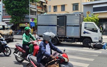 Thông tin mới vụ cháy dữ dội ô tô 16 chỗ lúc giữa trưa ở TP HCM