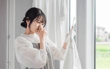 Chuyên gia độc chất CẢNH BÁO 5 sai lầm khi phơi quần áo trong nhà ngày mưa bão "mời gọi" vi khuẩn, bệnh tật