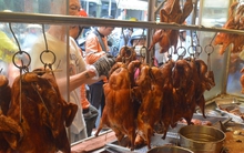 Tiệm vịt quay ở TP.HCM hốt bạc dịp 2/9, doanh thu cả trăm triệu đồng