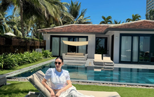 Một hoa hậu ở tuổi 49: Sống trong “siêu biệt thự” 400 tỷ đồng tại quận 2, được chồng yêu chiều hết mực