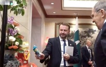 Khám phá dinh thự nơi Trung Quốc tiếp đón Tổng thống Nga Putin: Ngoại trưởng Lavrov hỏi 'Labubu đâu rồi?'