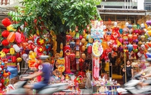Phố cổ Hà Nội thay 'áo mới', rực rỡ đón trung thu