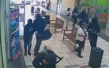 Chủ tiệm vàng gốc Việt nổ súng đuổi băng cướp ở California