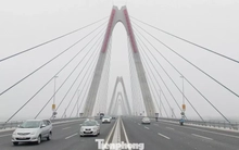 Cấm xe đi lên cầu Nhật Tân vào ban đêm để chuẩn bị tổ chức lại giao thông