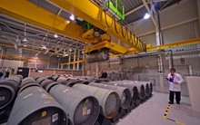 Áp hàng nghìn lệnh trừng phạt Nga nhưng Mỹ thừa nhận chưa thể 'cai nghiện' 1 mặt hàng chiến lược của Moscow, đều đặn chi hàng trăm triệu USD mỗi năm