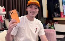 Văn Toàn khoe iPhone 17 mới cứng, hóa ra Hòa Minzy mới là người “quẹt thẻ”: Trừ thẳng 70 triệu vào nợ!