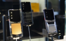 Ai đang mua hàng loạt "huyền thoại" smartphone tại Việt Nam?