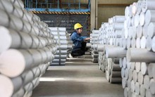 Giá vàng lập đỉnh hơn 3.750 USD/ounce, bạc cao nhất 14 năm: chuyên gia dự báo 'cơn sốt giá' sắp lan sang hai kim loại công nghiệp quan trọng